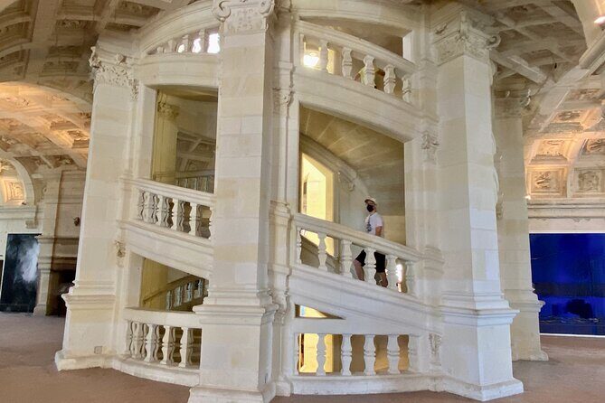 Chambord, Chenonceau, Da Vinci Castle Small group Trip from Paris - The Itinerary: What You Can Expect