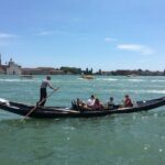Charming Gondola Ride on the Grand Canal & Gondola Gallery - Who Should Consider This Tour?