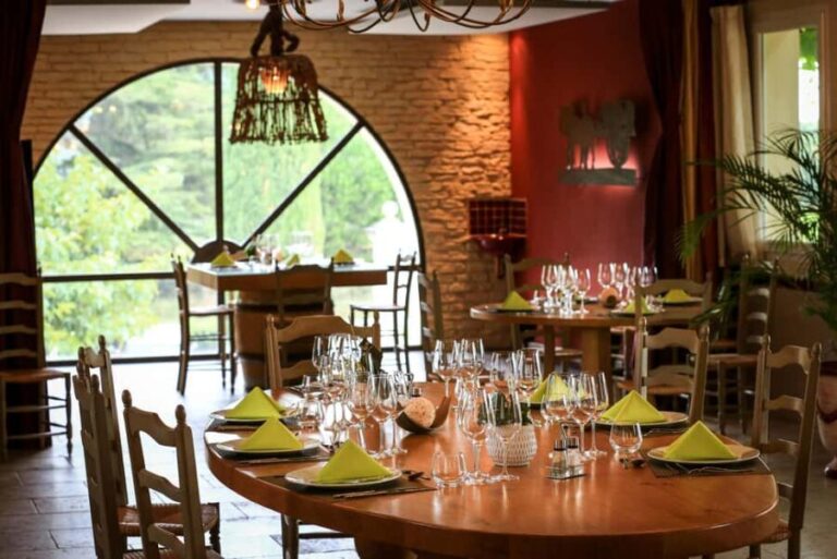 Châteauneuf du Pape: Visit the Alain Jaume vineyards and enjoy a gourmet meal - What Makes This Tour Stand Out