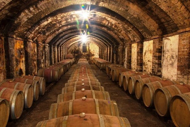 Chianti & Supertuscan Private Tour 2 Wineries with light lunch - FAQs
