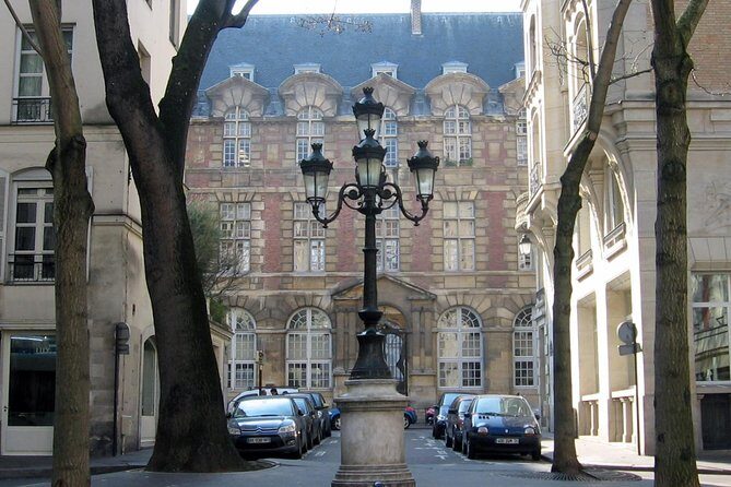 Chic and Classic: Saint-Germain-des-Prés Lifestyle Walking Tour - A Deep Dive into the Saint-Germain-des-Prés Walking Tour