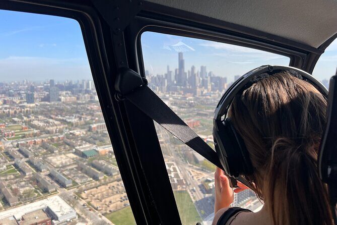 Chicago Helicopter 10-Minute Tour for up to Three Passengers - The Experience and Its Highlights