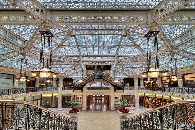 Chicago Private Architecture Walking Tour - The Guide and the Experience