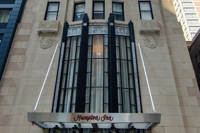 Chicago Walking Tour: A Walk Through Time - What the Guide Brings to the Table