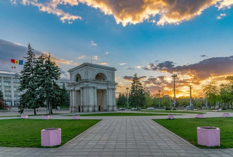 Chisinau: Discover City Highlights with a Walking Tour - What to Expect from the Itinerary