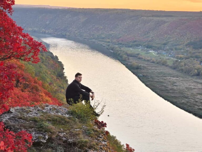 Chisinau: Hiking, Cave Monastery and Curchi Monastery Tour - Discovering Moldova’s Hidden Gems