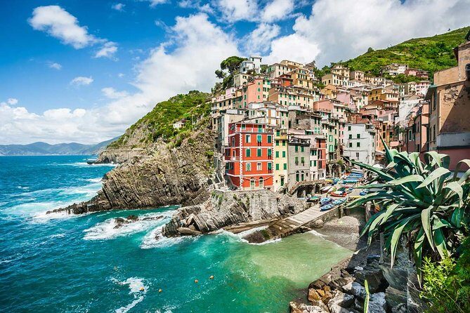 Cinque Terre Private Tour by minivan and ferry-boat from Lucca - FAQ