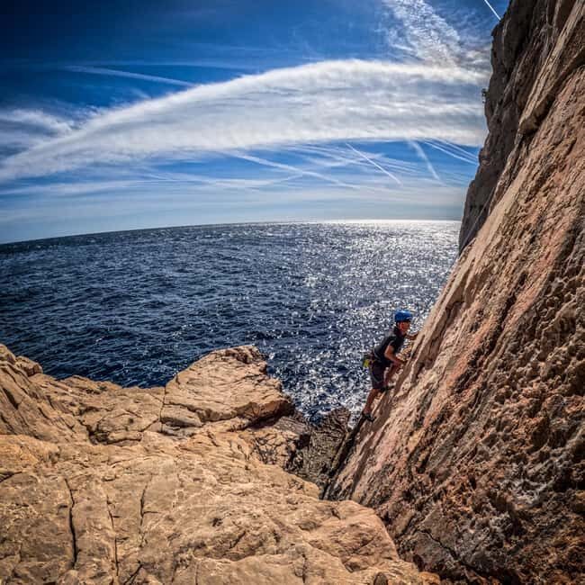 Climbing Discovery Session in the Calanques near Marseille - What to Expect from Your Climbing Session