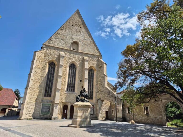 Cluj Insight: Walking tour with a travel writer & historian - Exploring Cluj-Napoca with a Historian’s Lens