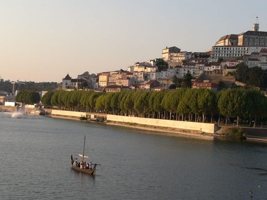 Coimbra: Barca Serrana Traditional Boat Trip