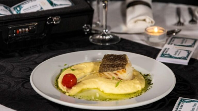 Coimbra: Erotic Cabaret Show and Dinner - Practical Details & Considerations