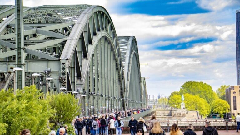 Cologne: Capture the most Photogenic Spots with a Local - Why You Might Love This Tour