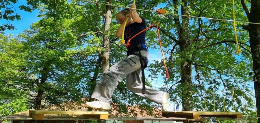 Combreux: tree climbing park