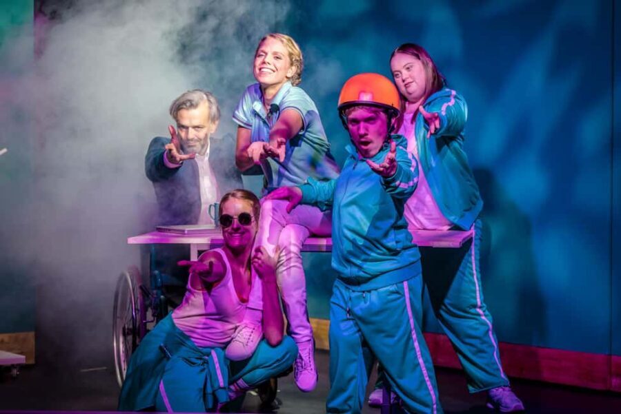 Comedy Dresden: Ticket for the Inclusion Comedy "Die Goldfische" - What You Can Expect from the Experience