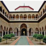 Complete Sevilla Tour: Alcazar & Cathedral fees + Optional Tapas - Who Is This Tour Best Suited For?