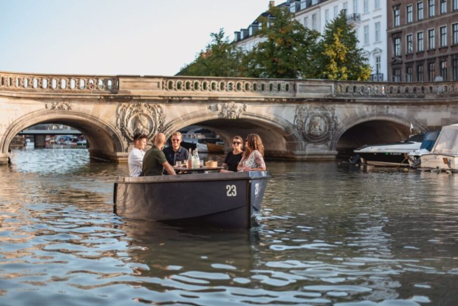 Copenhagen: 1, 2 or 3-Hour Boat Rental (No License Required)