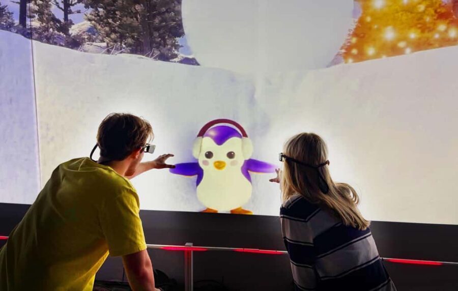 Copenhagen: Christmas Hologram Show at HologramZoo - Why This Experience is a Great Choice