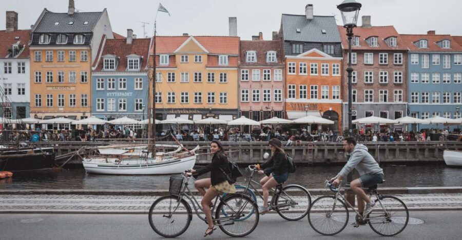 Copenhagen: Express Walk with a Local in 60 minutes - Highlights of the Tour