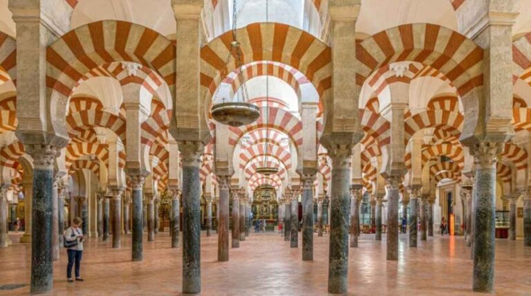 Córdoba: Mosque and Alcazar Private Tour with tickets - Getting to Know Córdoba: The City and Its Highlights