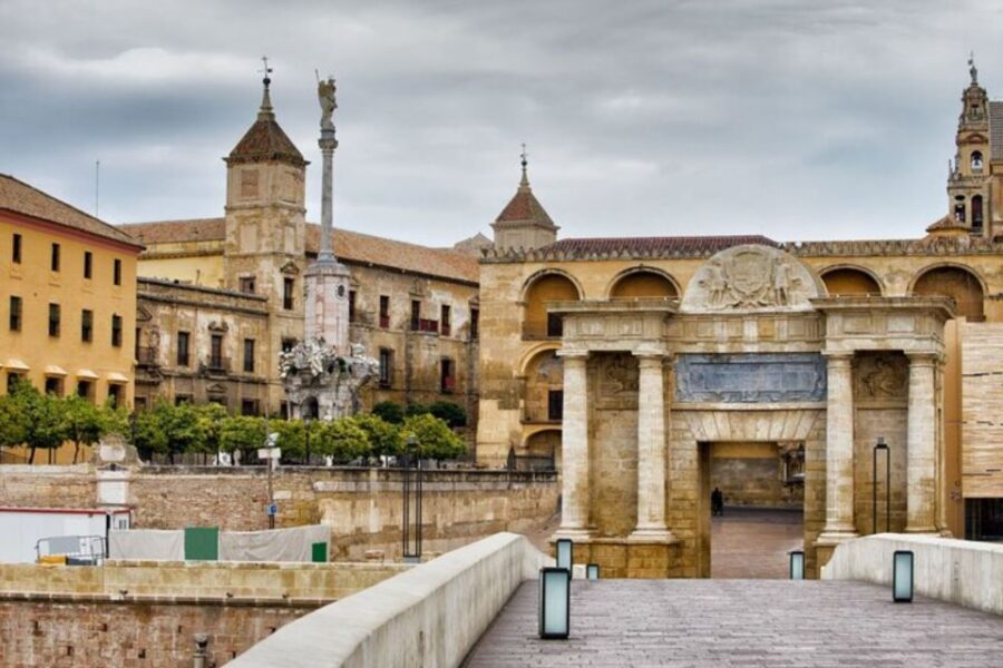 Cordoba: Private custom tour with a local guide - The Experience in Detail