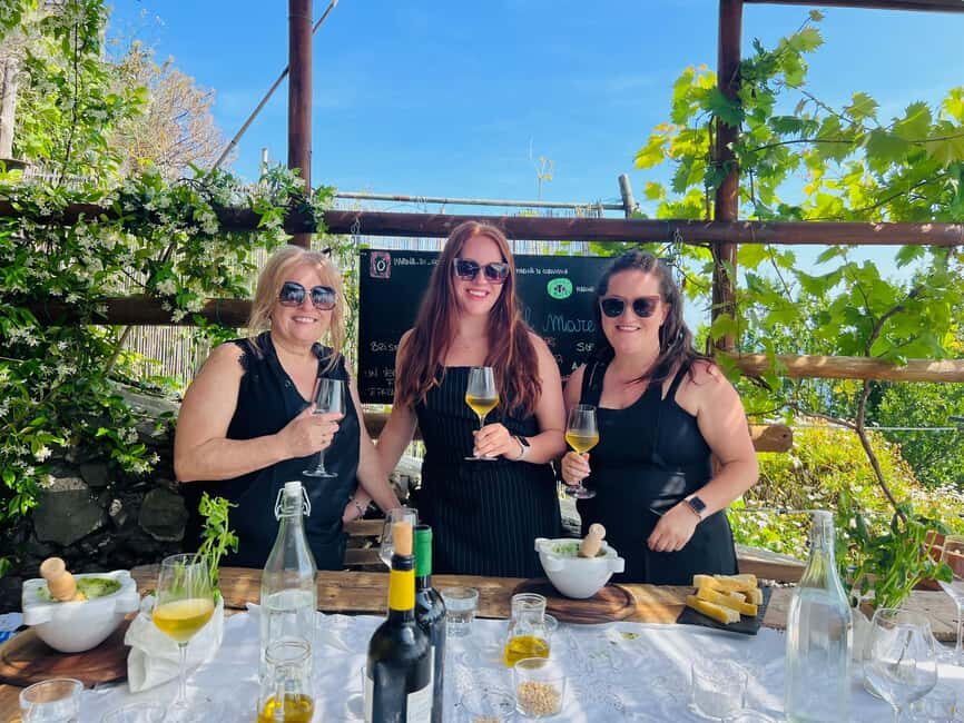 Corniglia: learn how to make pesto overlooking the sea with a tasting - Group Size, Duration, and Practical Details