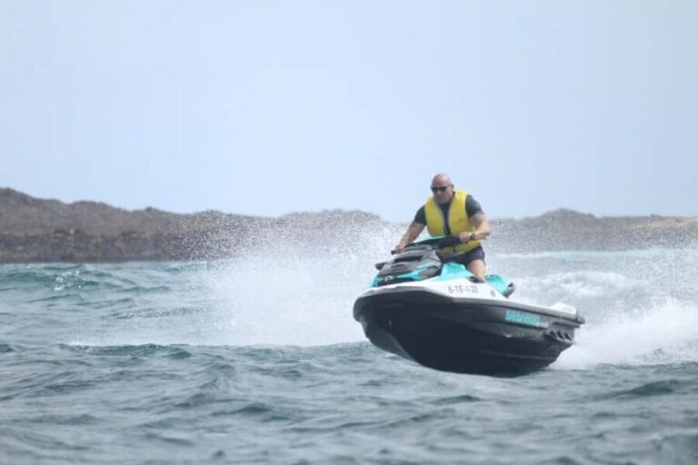 Corralejo: Power Jetski Adventure - The Experience: Riding the Waves and Navigating the Waters