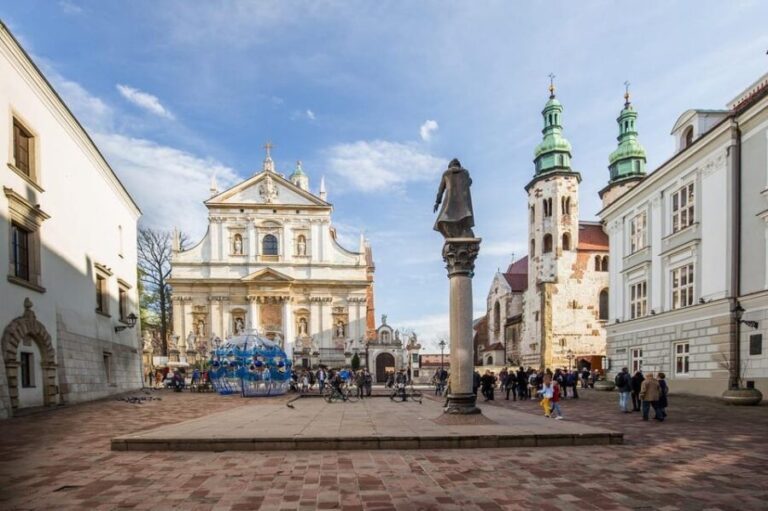 Cracow's Old Town sightseeing & St. Mary's Basilica Visit - What to Expect During the Tour