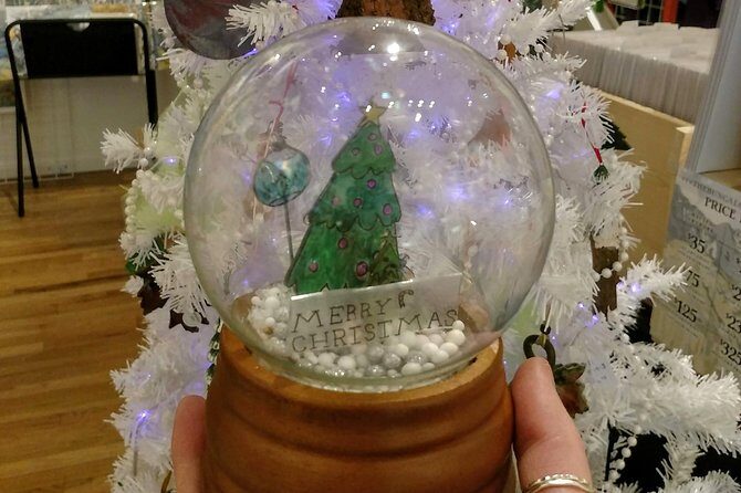 Create Your Own Winter Snow Globe in Estes Park - What Makes This Snow Globe Activity Special?