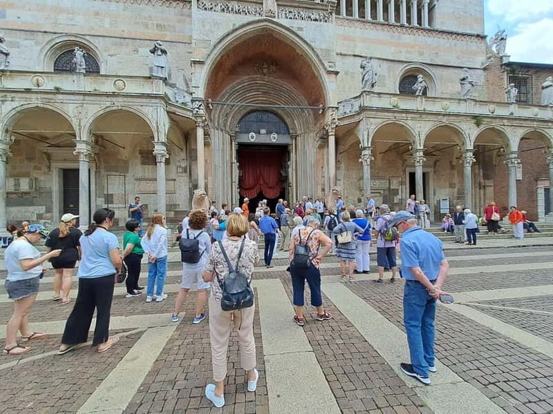Cremona: City of art and music in Italian - The Monuments and Stops in Detail