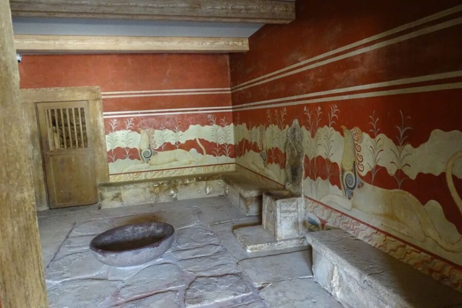 Crete: Knossos Palace, Zeus Cave & Oil Mill Private Tour - Practical Aspects to Consider