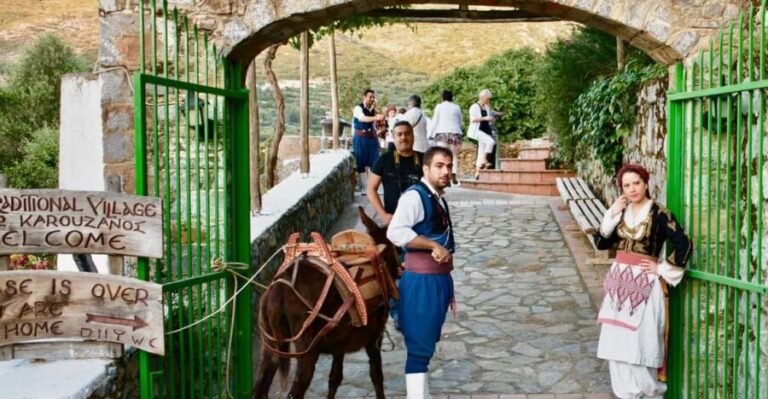 Crete: Traditional Cretan Night: Live Show and Dinner - The Experience in Detail