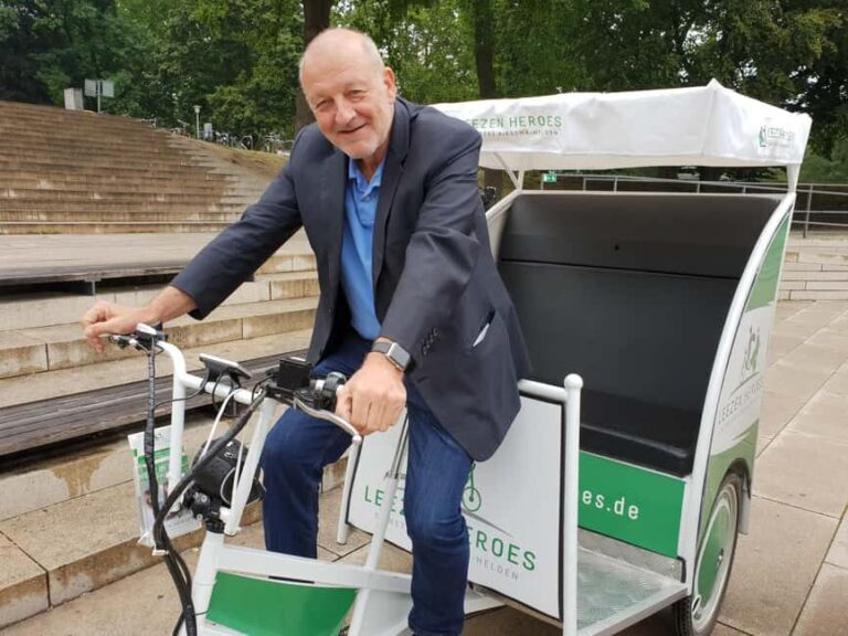 Crime show city tour by rickshaw including guide - Exploring Münster’s Crime Series Hotspots on a Rickshaw Tour