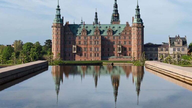 Cruise Special Day Tour; For Late arrival & Early Departure - The Highlights: Kronborg & Frederiksborg