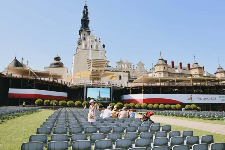 Czstochowa: Morning Food Tour with Breakfast & Pierogi - A Closer Look at the Itinerary