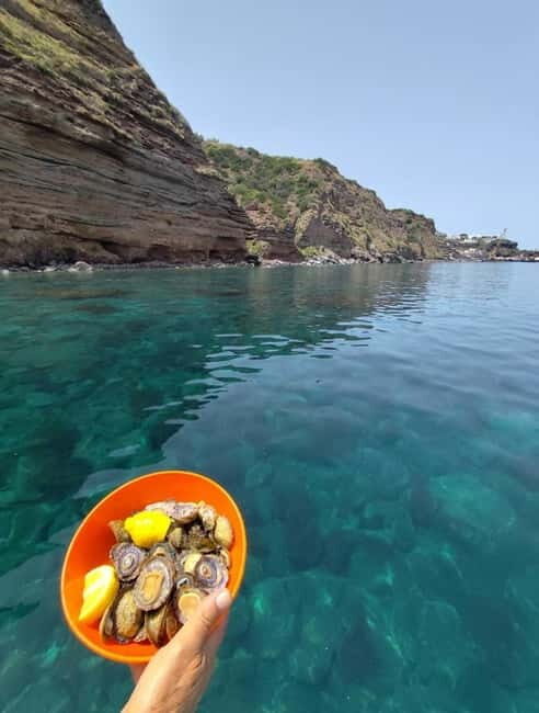 Da Lipari: Tour in Barca Salina e Lipari (7h) PICCOLO GRUPPO - What’s Included & What to Bring