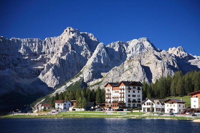 Daily tours in the Dolomites with departure and arrival in Cortina d'Ampezzo - Key Points: