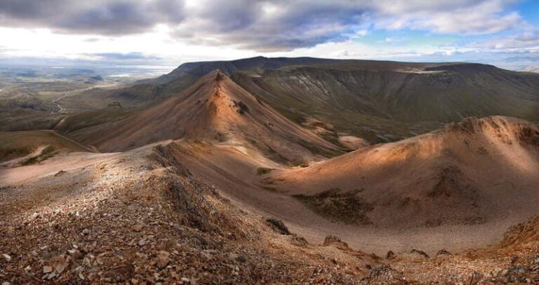 Day Hike to Moskardshnjukar: The Knifes Edge - moderate - Practicalities and Logistics