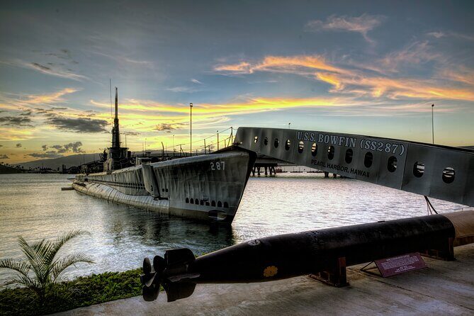 Day Trip from Kauai to Oahu: WWII Pearl Harbor Heroes - The Value of This Tour