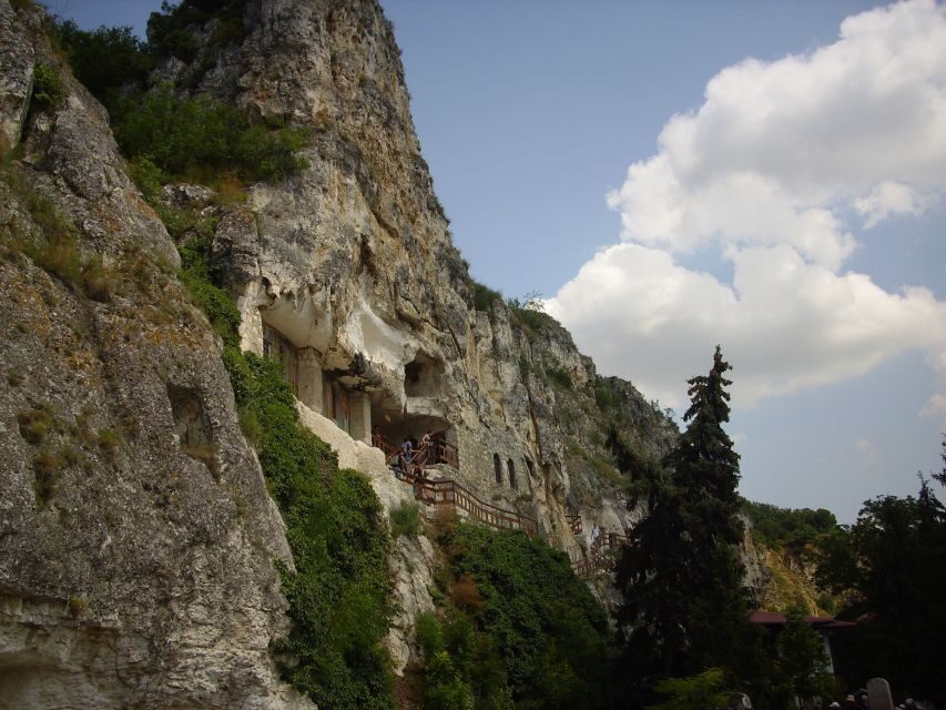 Day Trip to Bulgaria and Veliko Tarnovo from Bucharest - An In-Depth Look at the Tour Experience