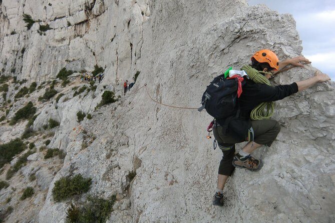 Daytime multi-pitch climbing in the Calanques National Park - Practical Details and Considerations