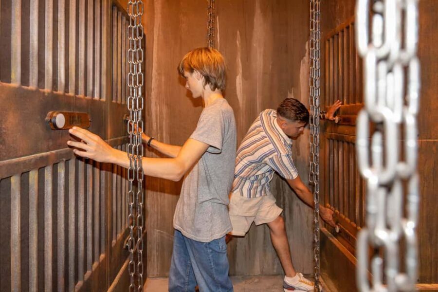 Deauville: Indoor adventure game - The Experience Itself: How It Plays Out