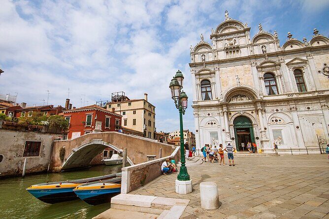 Deep into Venice: Morning Walking Tour & Gondola Ride - Gondola Ride: Scenic and Relaxing