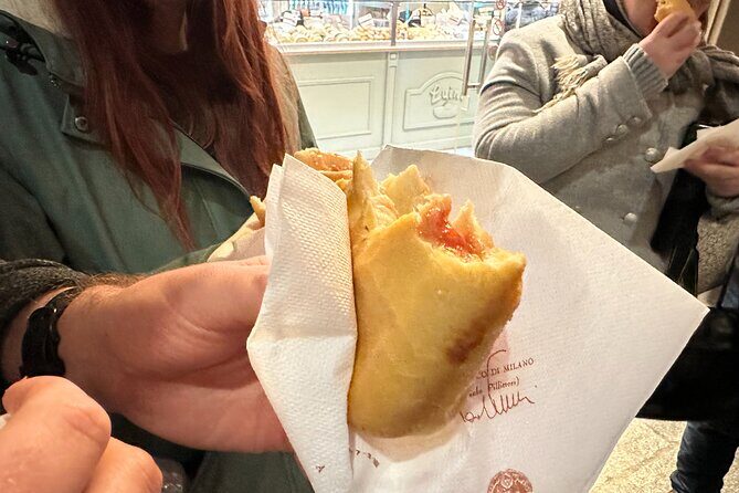 Delicious Milan Street Food Tour Tasting and Sightseeing with Local Guide - The Food Tasting Experience