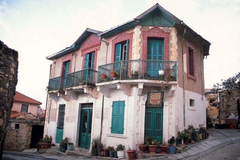 Delightful wine route: Omodos, Arsos ,Vouni tour with lunch - FAQ