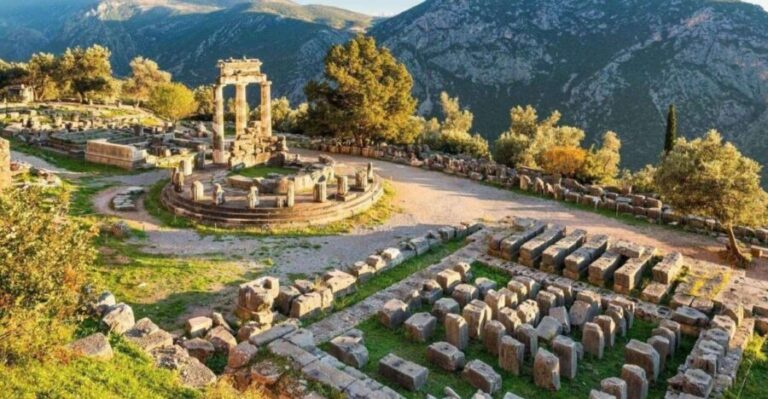 Delphi&Thermopylae private full day tour - Exploring Arachova: Quaint Charm and Local Flavors