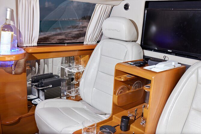 Deluxe Limousine GMC from Cancun Airport - What’s Included and What’s Not