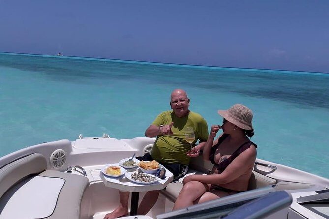 Deluxe Private Boats - 24 ft Sea Ray - The Highlights of the Tour