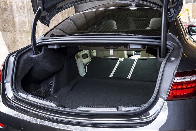 Departure by Car or Van from Paris City to Paris Train Stations - The Details of the Private Transfer Service