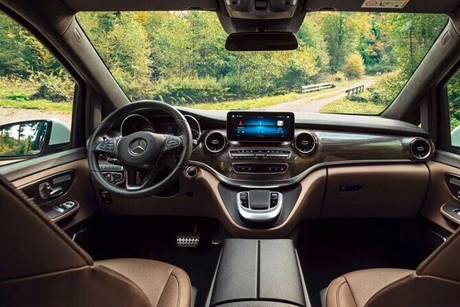 Departure from Lisbon City to Lisbon Airport LIS by Luxury Van - Why Choose This Private Transfer?