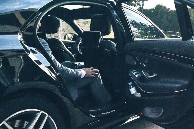 Departure Transfer: Lisbon to Lisbon Airport LIS in Business Car - Cost and Value